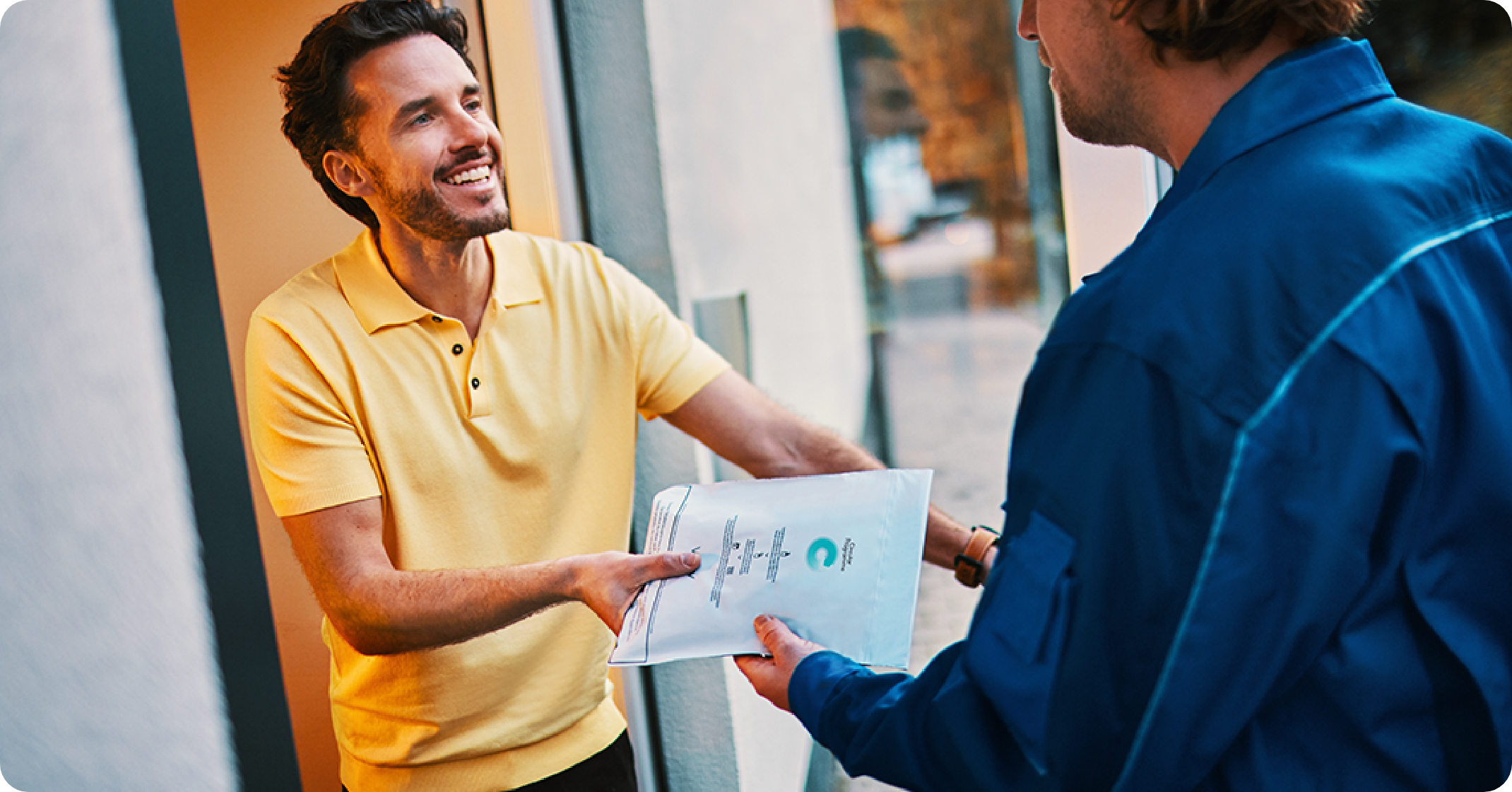 Curier ce livreaza un colet VEEV