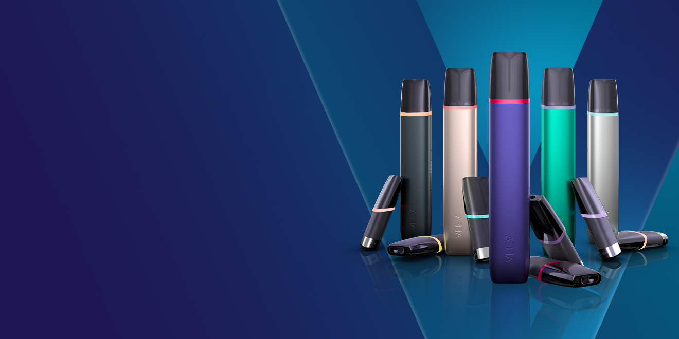 Un dispozitiv VEEV ONE pe un fundal albastru cu portocaliu