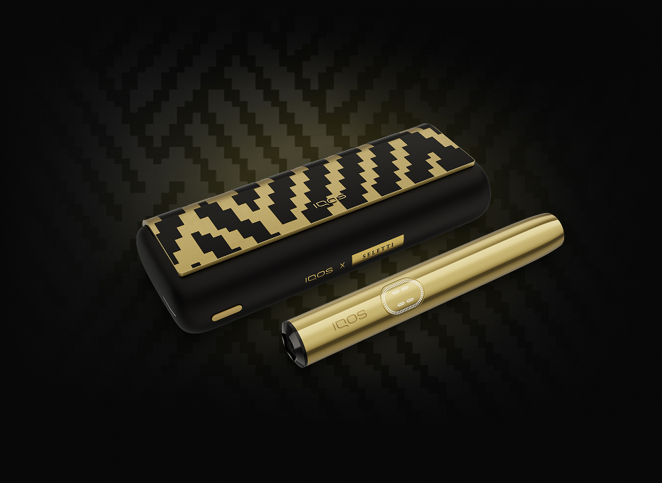 IQOS ILUMA i Prime Seletti, stilou auriu și baterie portabila negru-aurie